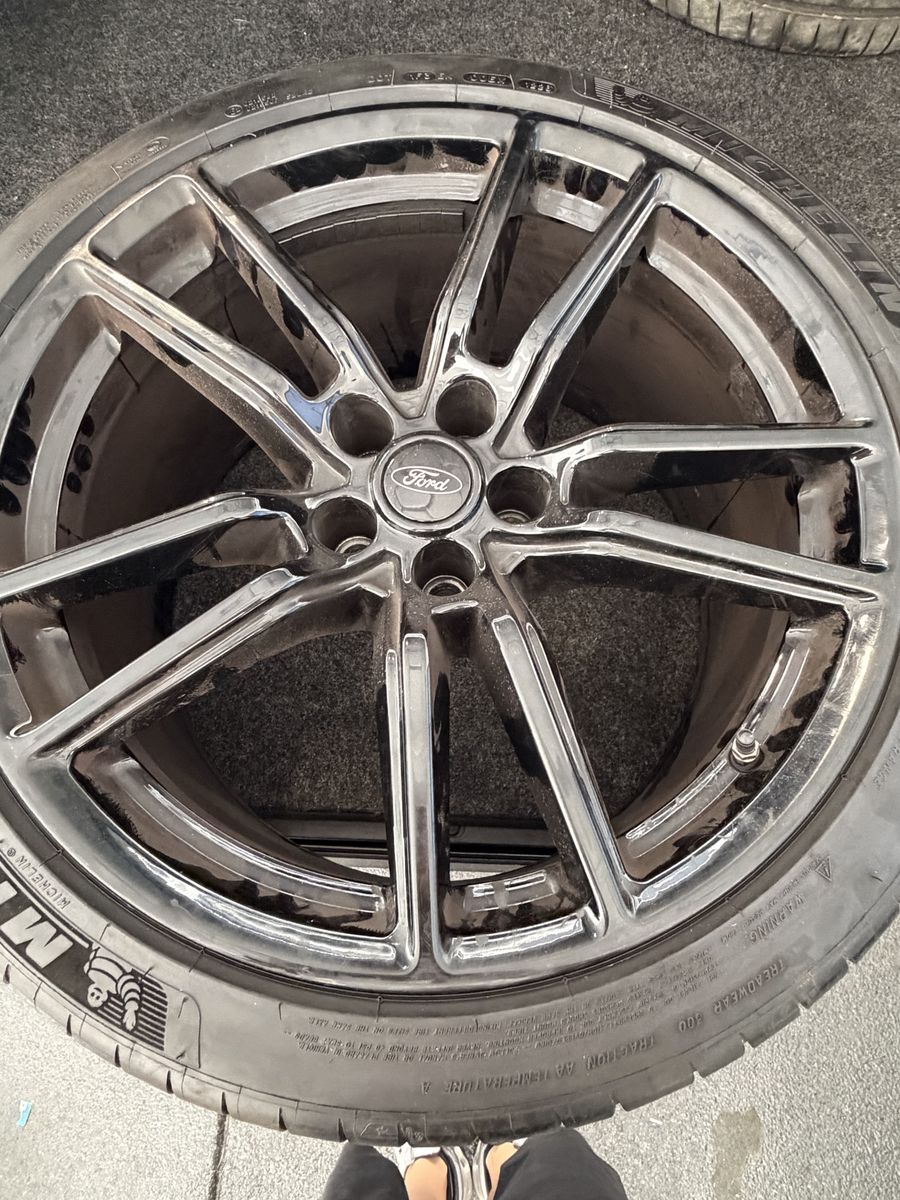 2022GT500 wheels and tires