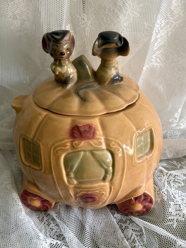 Vintage 1962 Brush Pottery Cinderella Pumpkin Coach Cookie Jar - W32 USA