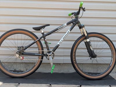Steel frame dabomb dirt jumper
