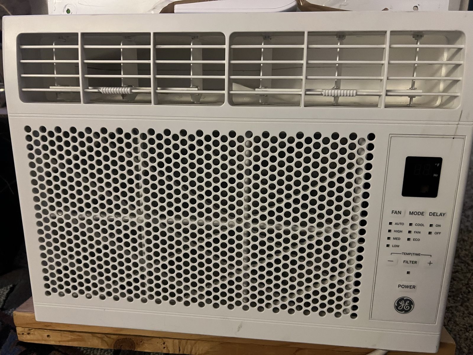 AC Window Unit With Remote