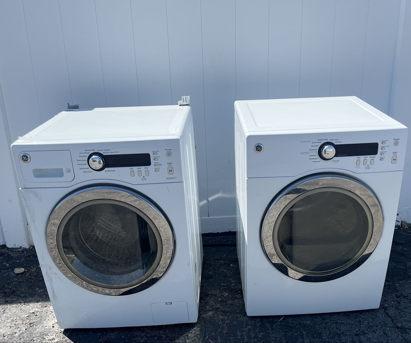 Washer and electric dryer set