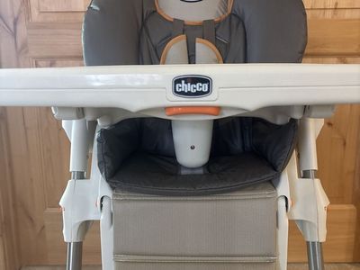 Chicco Adjustable Folding High Chair with Removable Tray Liner