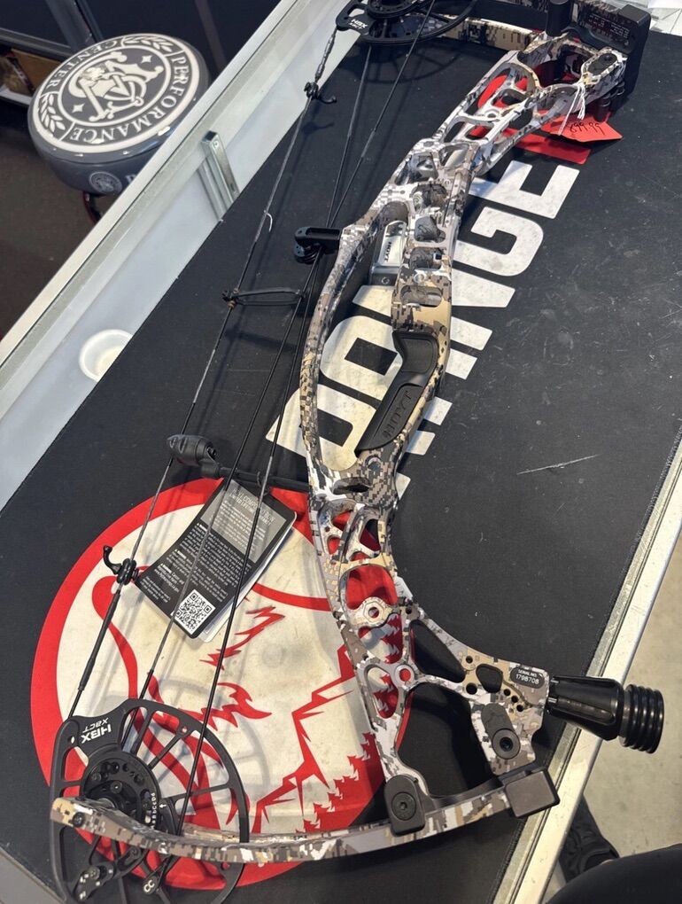 New Hoyt Alpha X 30 Subalpine RH 70lbs