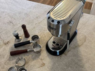 De'Longhi Dedica Arte espresso Machine - Stainless Steel w/ Accessories
