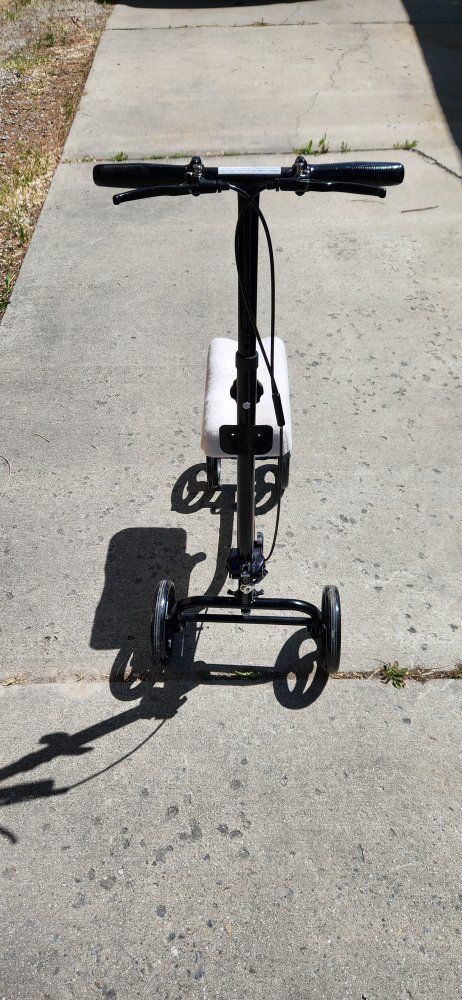 KneeRover Economy Knee Scooter Mobility Knee Walker Crutch Alternative Black