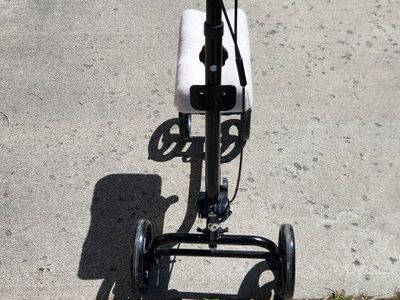 KneeRover Economy Knee Scooter Mobility Knee Walker Crutch Alternative Black