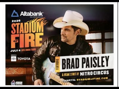 Brad Paisley 5 VIP tickets 50 yard line section C