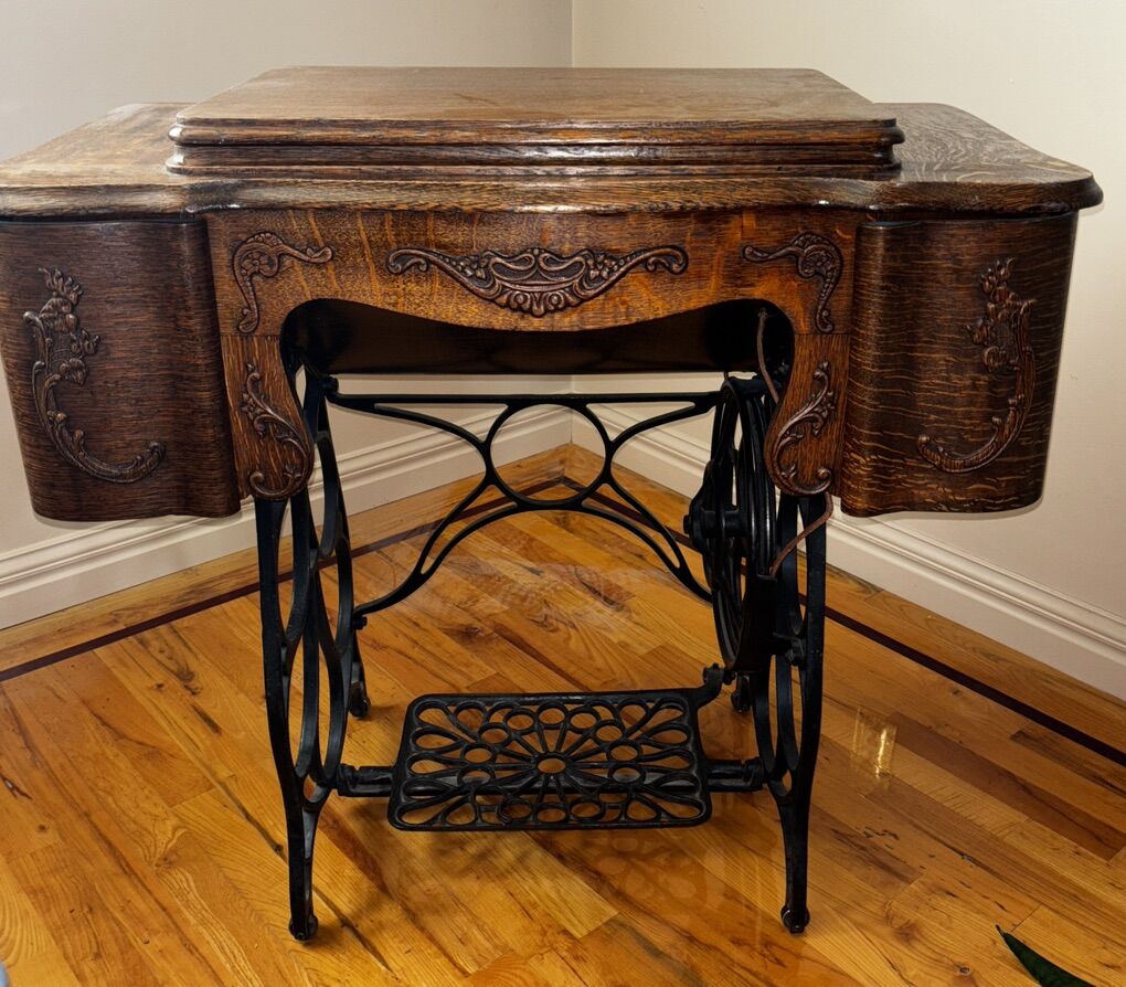 1911 Minnesota Sewing Machine Complete Set