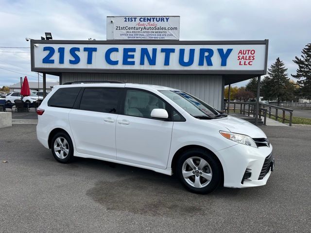 2018 Toyota Sienna LE 8-Passenger