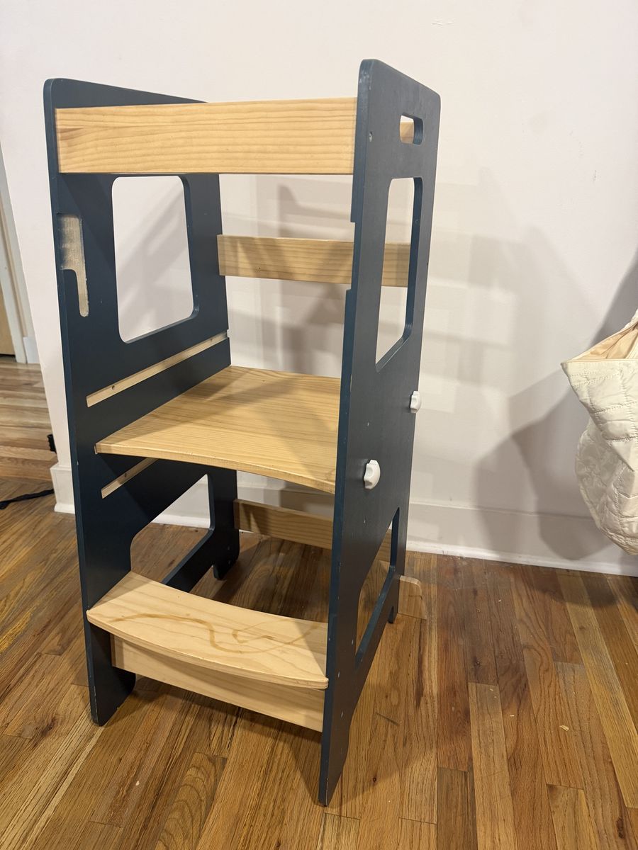 Montessori Toddler Learning Tower- Kitchen Helper