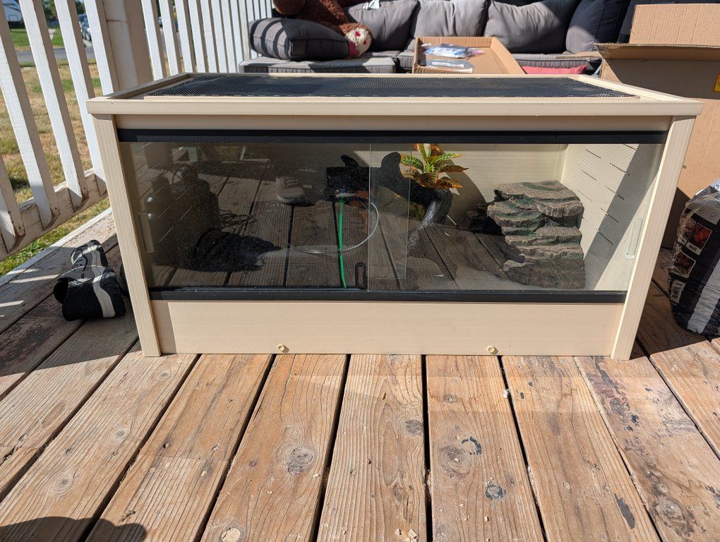 40 gal reptile cage and accessories