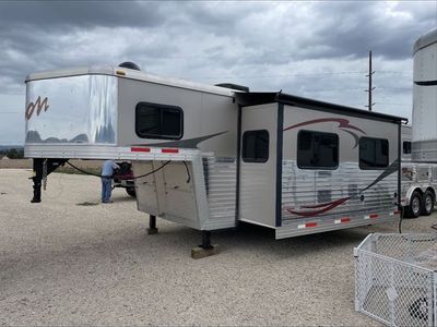 2013 Bison Stratus 43' Gooseneck Living Quarters 4-Horse Trailer - 16' Slide Out