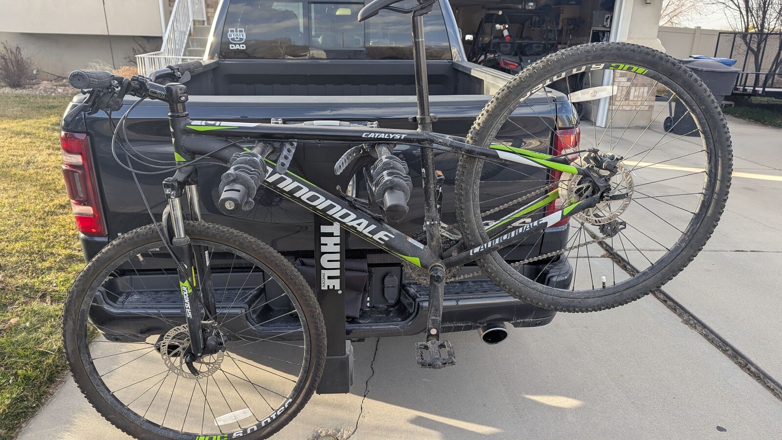 Thule Apex XT 4-bike Hitch Hanging Bike Rack