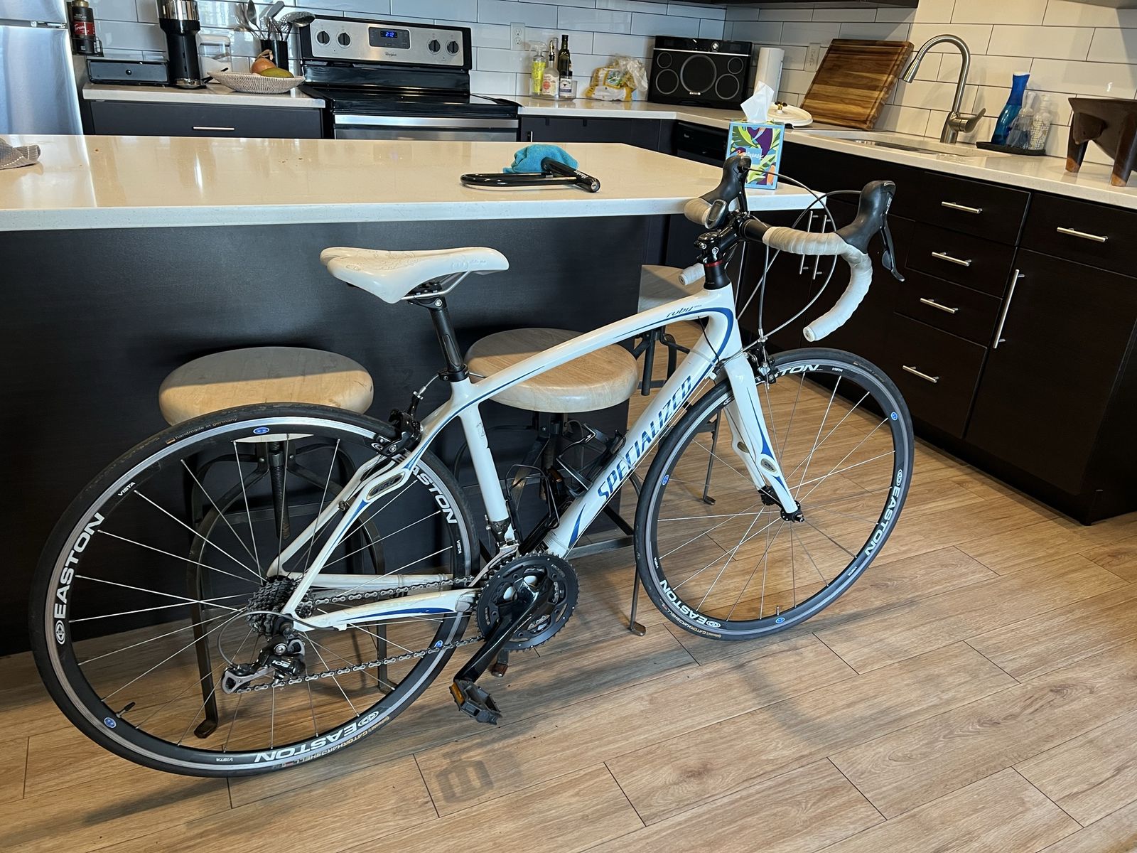 2012 Specialized Ruby Elite Road Bike – Women’s Carbon Frame – Great Condition