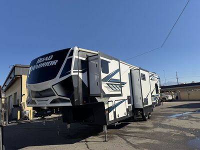 Like New 13' Garage, 2 Bath, King Bed 2023 Heartland Road Warrior 375RW Like Torque Cyclone, Momentum