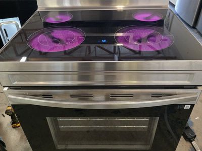 like new condition Samsung electric stove