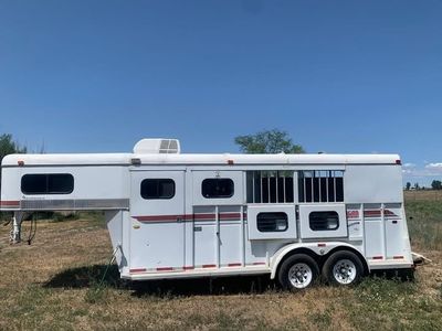 1998 Logan 3 horse trailer