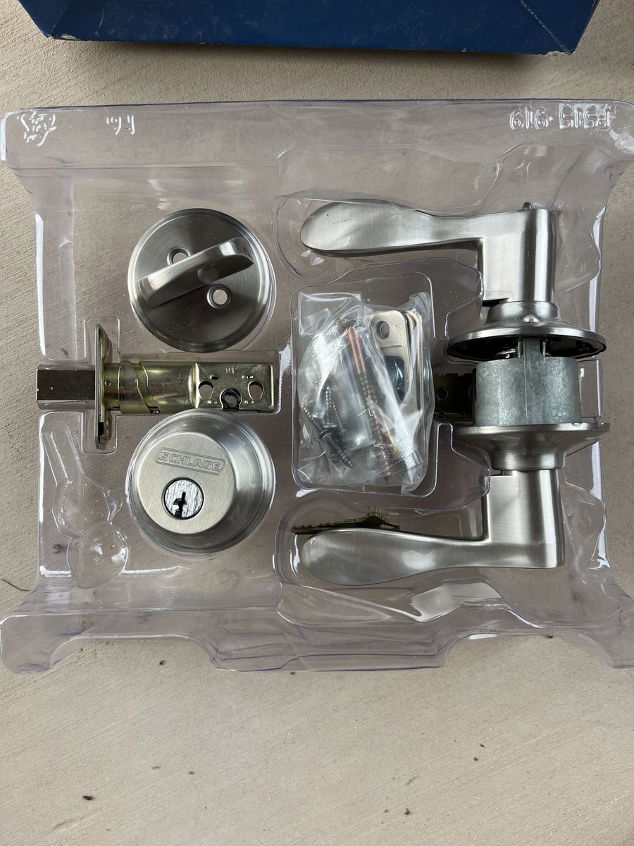Schlage deadbolt lock and door handle combo