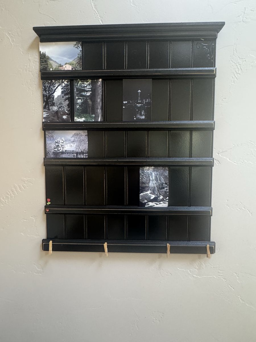Black Wooden Wall-Mounted Photo & Postcard Display Rack with Clips - Home Decor Organizer