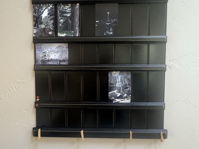 Black Wooden Wall-Mounted Photo & Postcard Display Rack with Clips - Home Decor Organizer