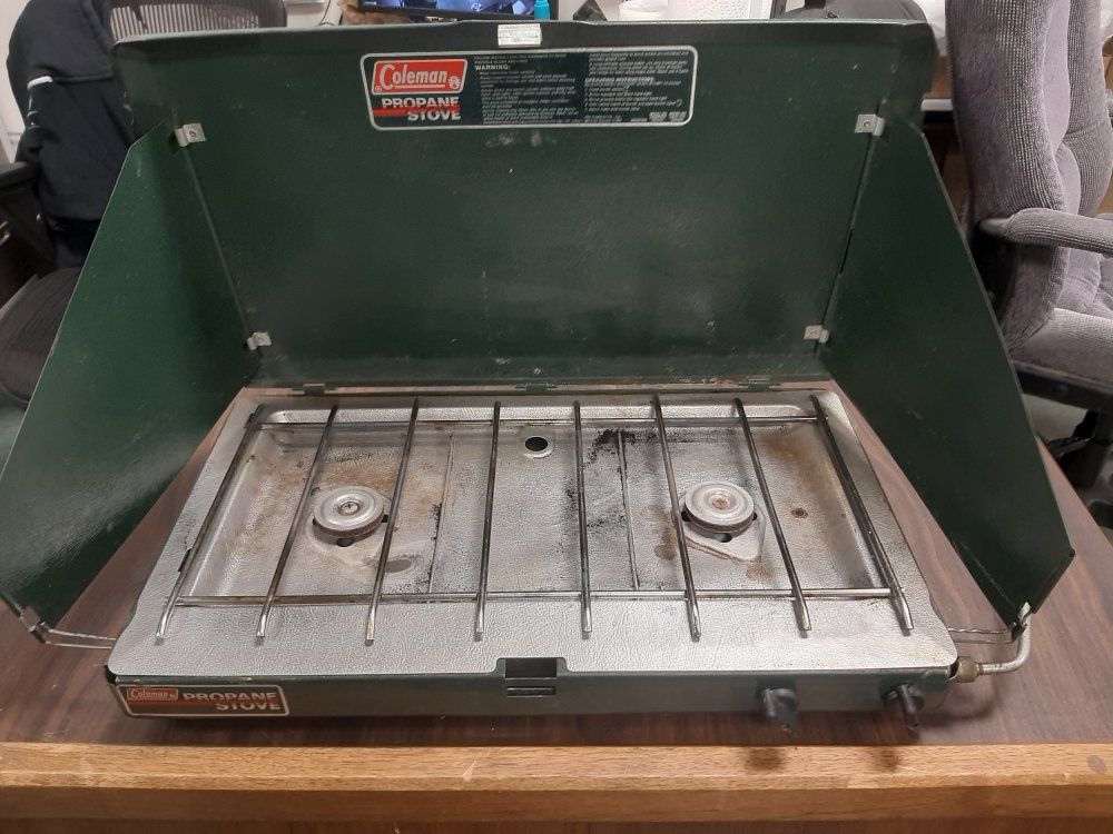 Coleman Classic 2-Burner Portable Propane Green Camp Stove