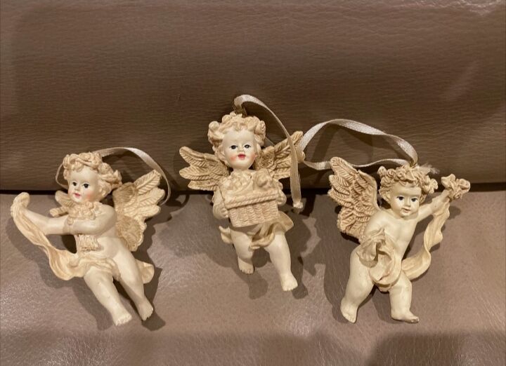 Lot of 3 vintage Avon collectible cherub / angel Christmas ornaments