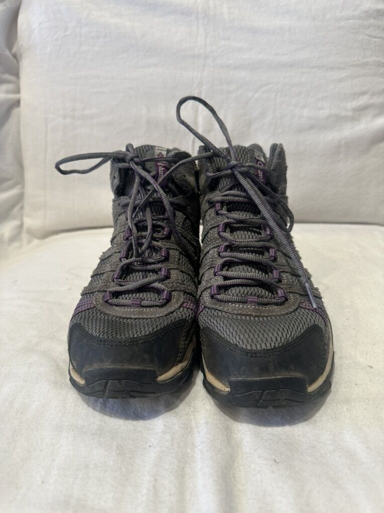 Columbia Women’s Size 10, Gray Mid Hiking Boots