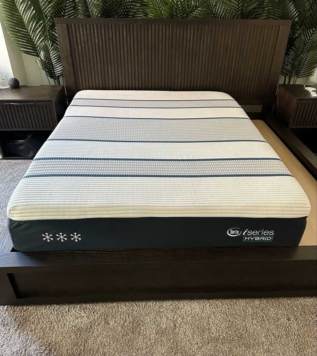 Serta iSeries Hybrid Queen Size Mattress - Gently Used, Great Condition