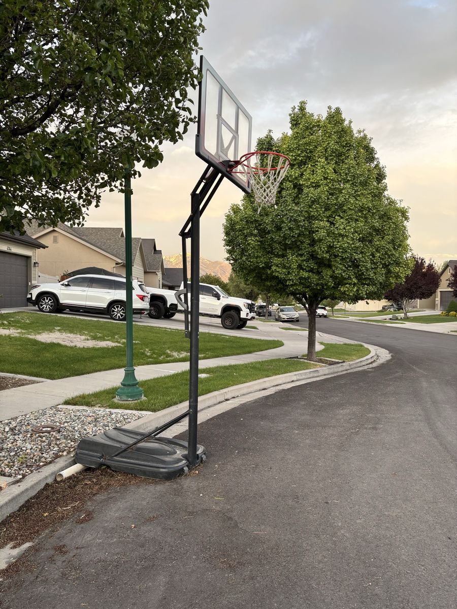 Basketball hoop