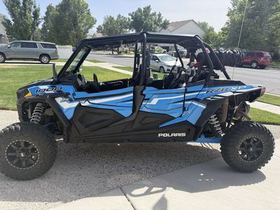Polaris RZR XP 1000 - 4 seater