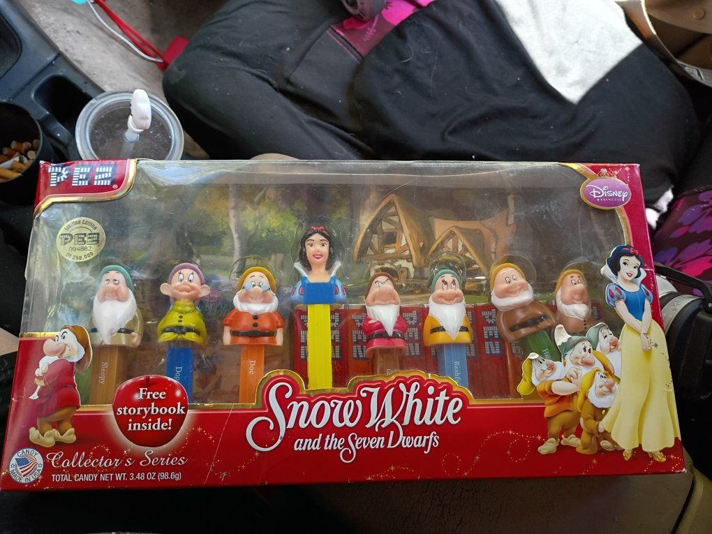 snowwhite pez despencer collectors