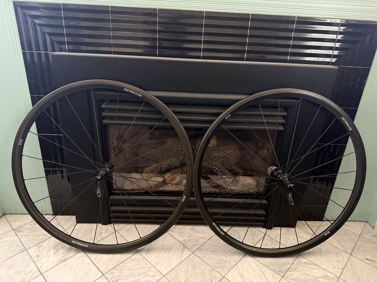 Reynolds R3 700c Carbon Wheelset