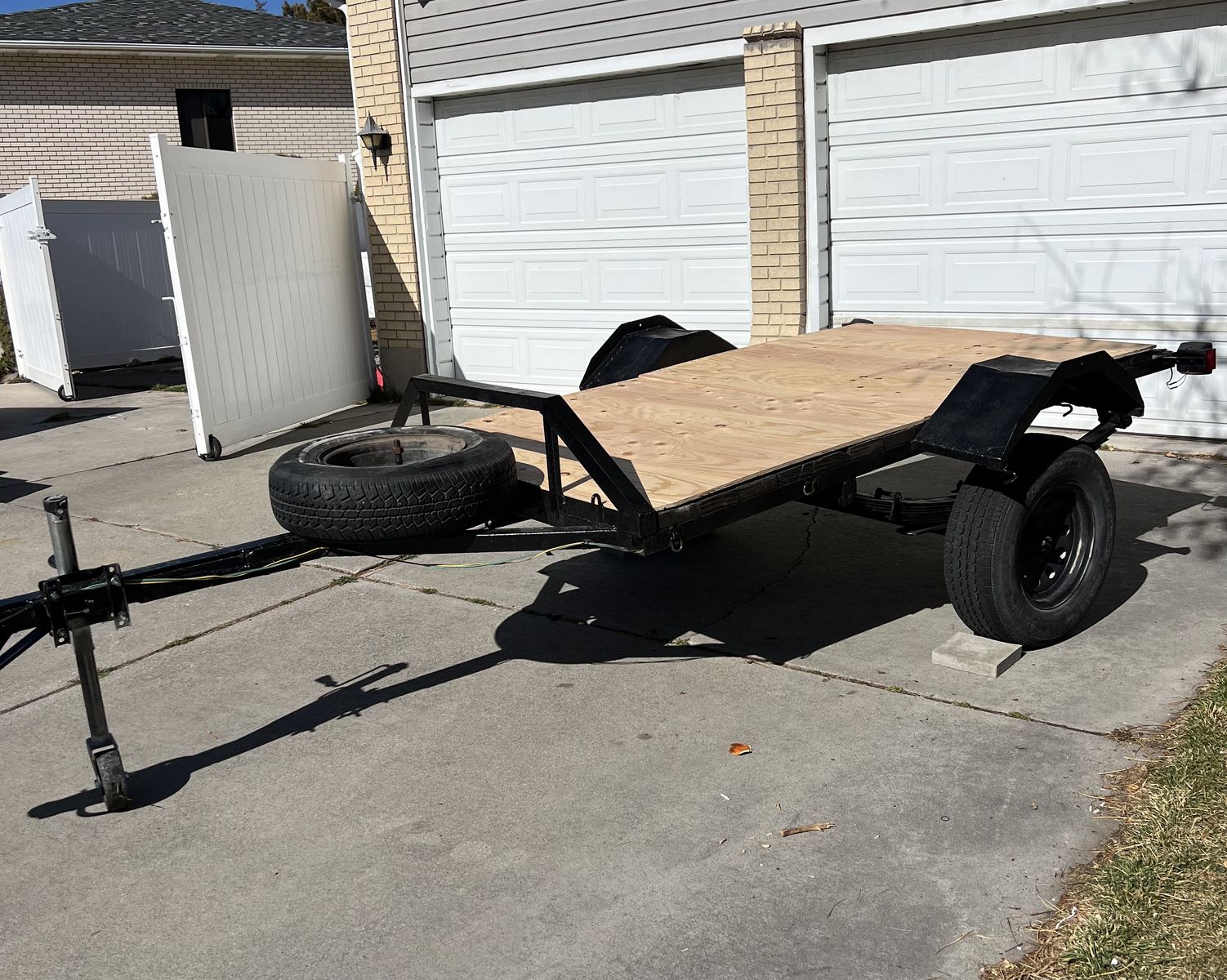 Utility Trailer 7.5' x 4.5' with Spare Tire