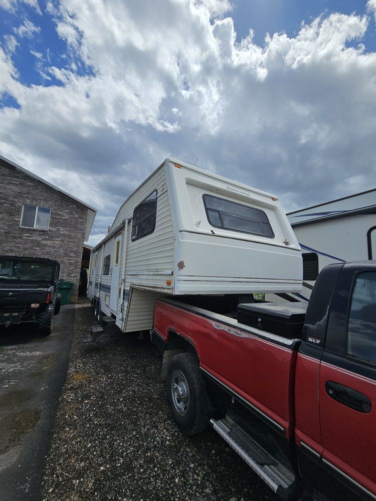 older fifth wheel