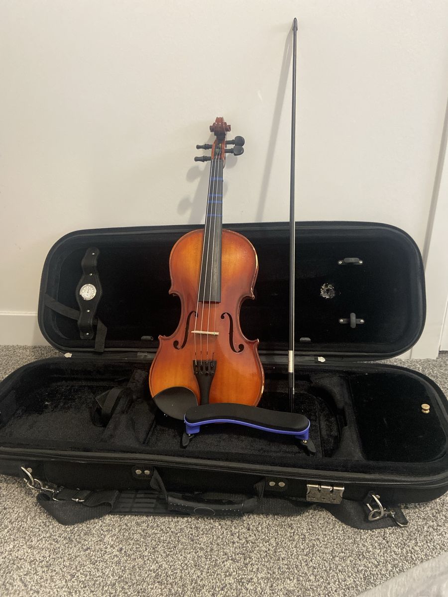 Violin with Hard Case, Bow, and Shoulder Rest - Excellent Condition