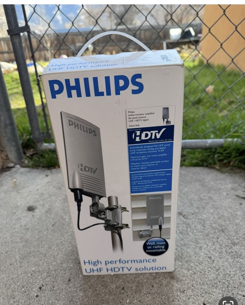 Philips Indoor/ outdoor amplified flat panel Antenna UHF/HDTV Digital