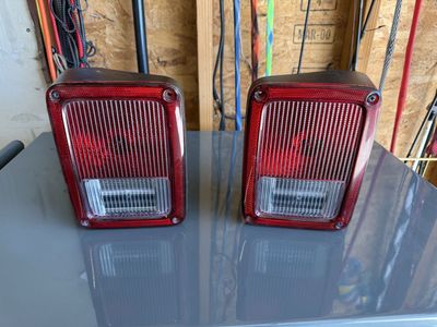 2007-2018 Jeep Jk Tail Lights Oem