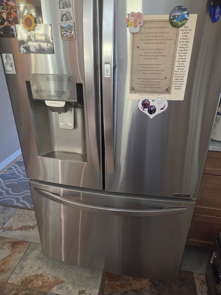 LG Stainless Steel French Door Refrigerator with Ice & Water Dispenser