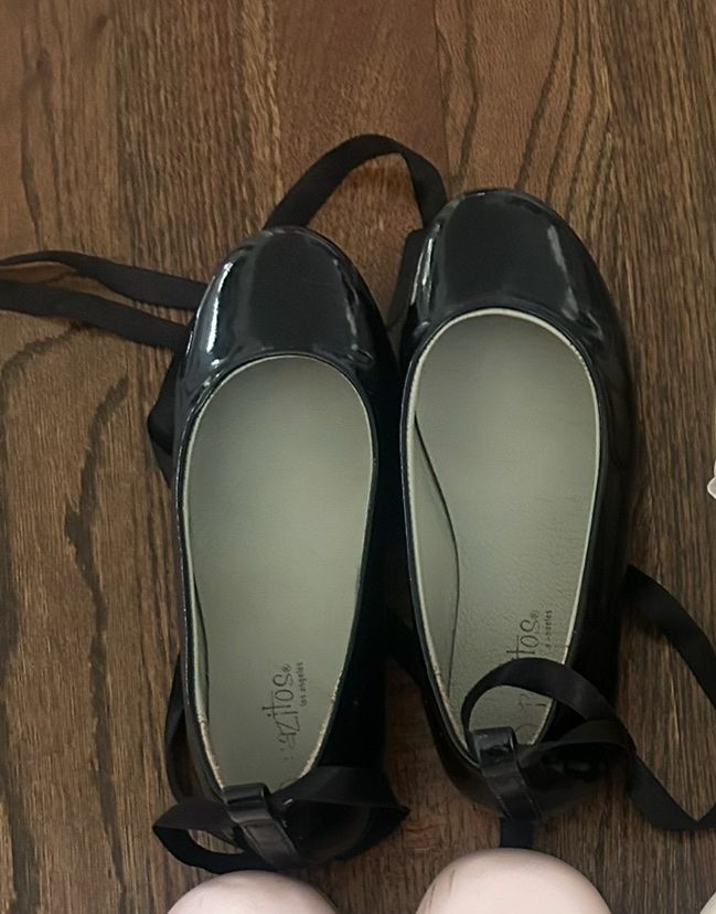 Darling girls church shoes size 12.5