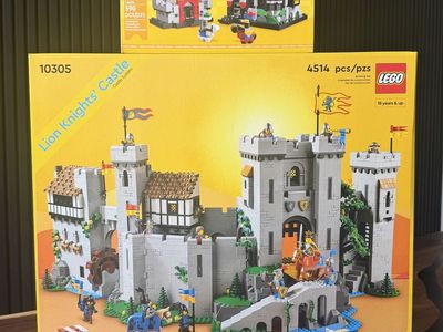 LEGO Lion Knights Castle #10305 & Mini Knights Castle #40775