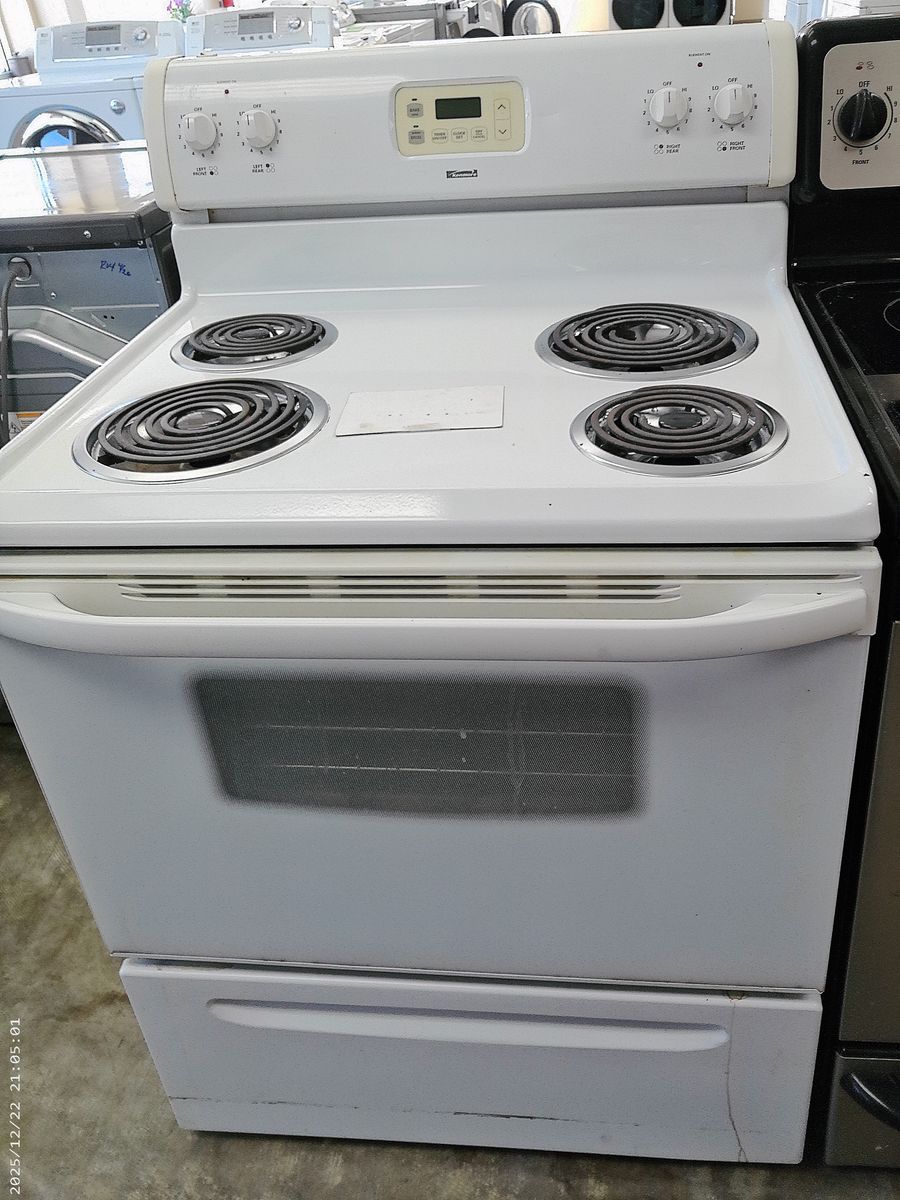 White Electric Range~Works Great~90 Day Guarantee