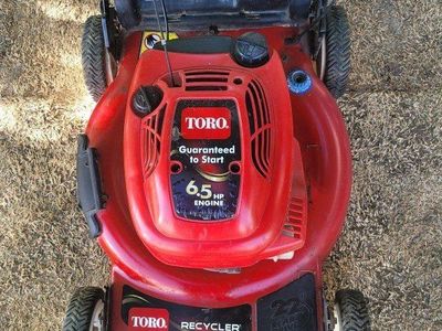 Toro Recycler 6.5 HP push Gas Lawn Mower with Bagger - Used