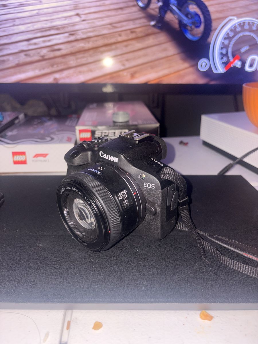 Canon EOS R100 Mirrorless Camera with RF 50mm f/1.8 STM Lens