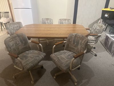 Table with 6 chairs