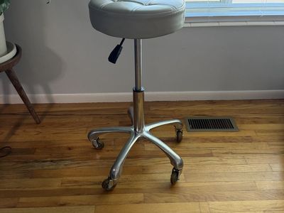 Rollie stool