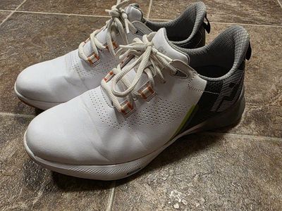 boys FootJoy White and Gray Golf Shoes size 7
