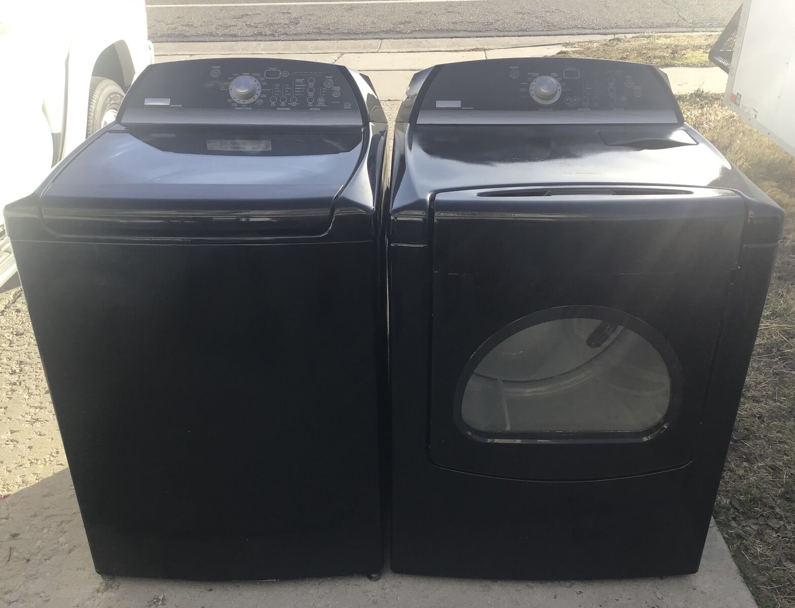 FREE DELIVERY  NICE BLACK MAYTAG SUPER CAPACITY ELECTRIC WASHER & DRYER