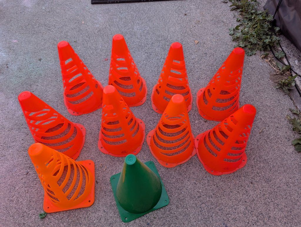 Set of 9 Agility Training Cones - 8 Orange & 1 Green - Sports Markers