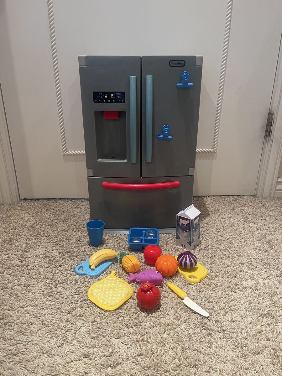 Little Tikes First Fridge with Ice Maker