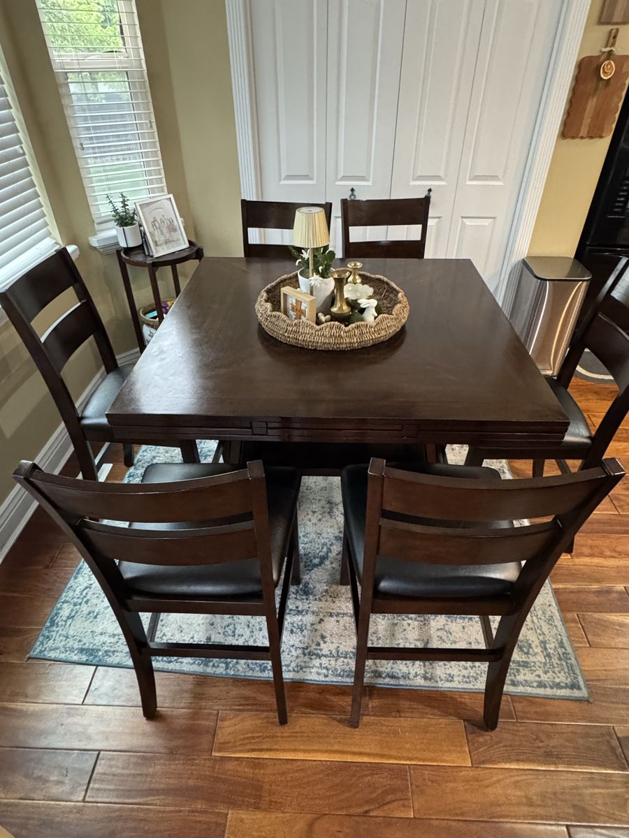 Drop Leaf Dining table with 6 chairs